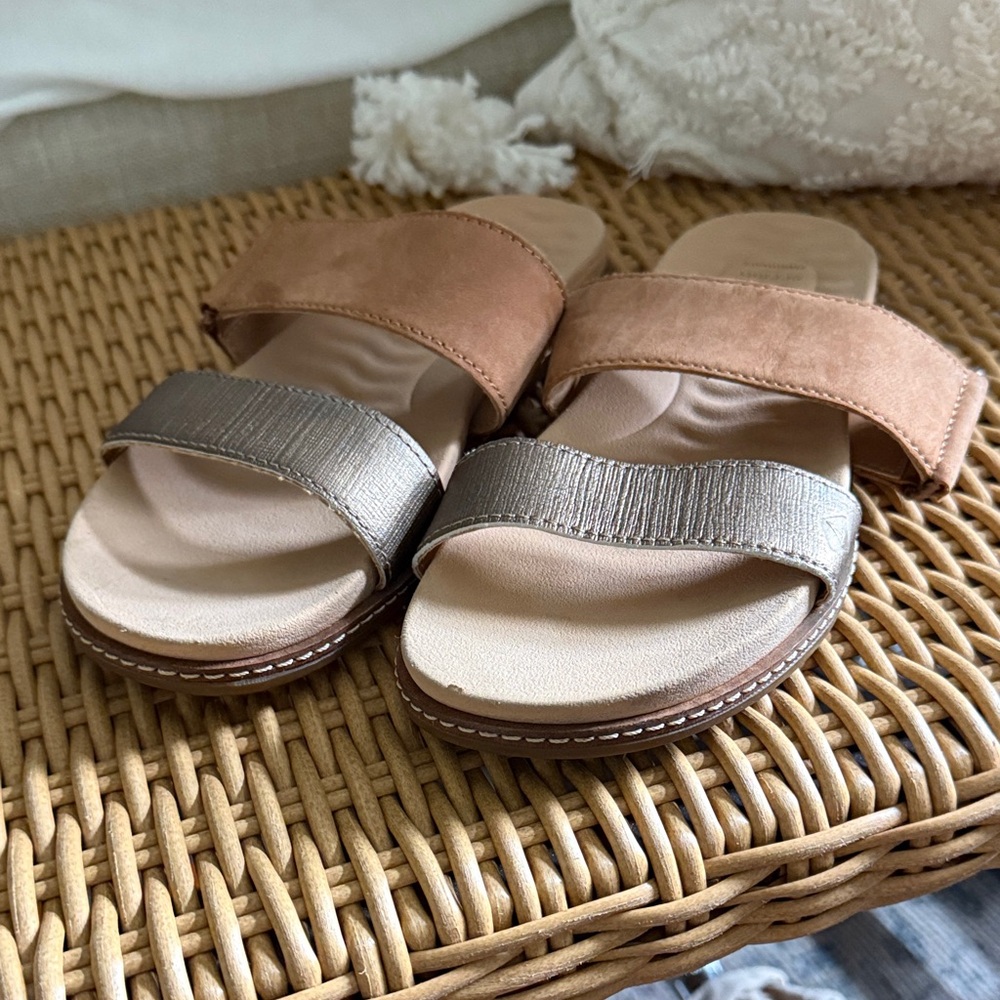 Sperry Women's Tan and Silver Sandals